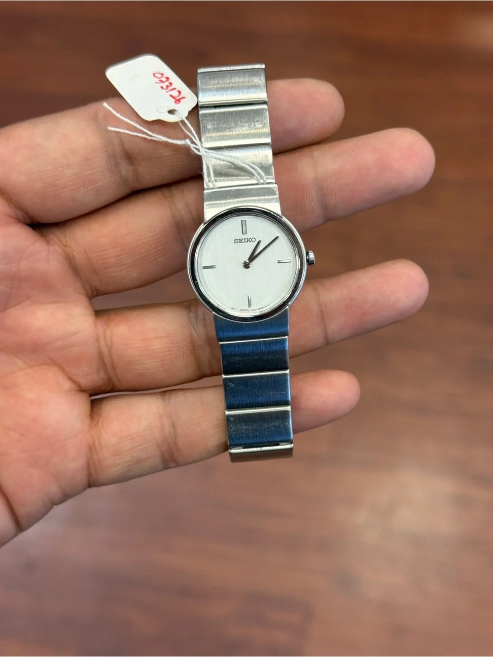Seiko vintage 90s Silver Dial women’s Bracelet with Brushed Steel Links watch